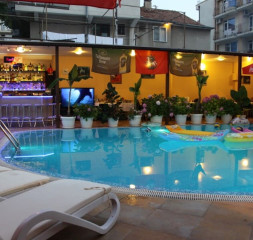 Pool_Bar_2.jpg