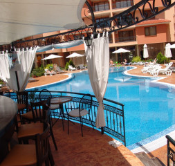 Pool_Bar_2.jpg