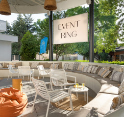 Pool_Bar_2.jpg