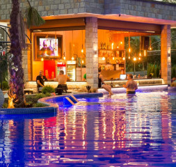 Pool_Bar.jpg