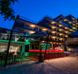 Pool_Bar.jpg