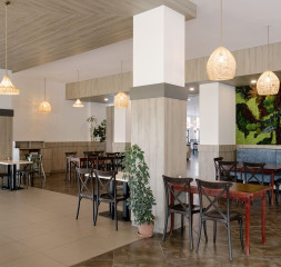 Pool_Bar_Kentia_1.jpg