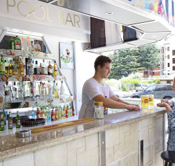 Pool_Bar.jpg