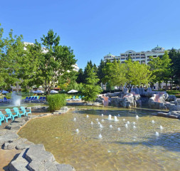 Pool_Geyser_Water_Park.jpg