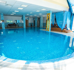 Pool_Indoor.jpg