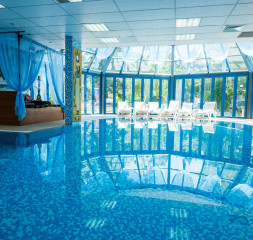 Pool_Indoor_1.jpg