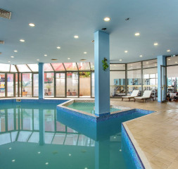Pool_Indoor.jpg