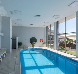 Pool_Indoor_2.jpg