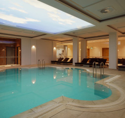 Pool_Indoor.jpg
