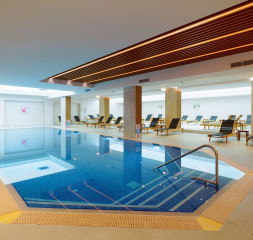 Pool_Indoor.jpg