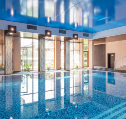 Pool_Indoor_3.jpg
