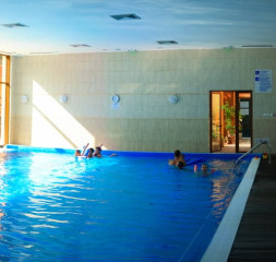Pool_Indoor.jpg