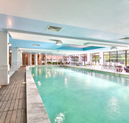 Pool_Indoor.jpg