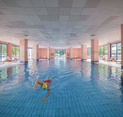 Pool_Indoor.jpg