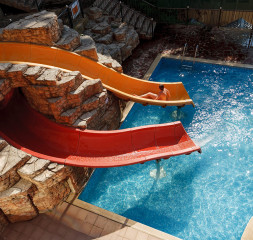 Pool_Kids.jpg