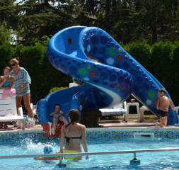 Pool.jpg