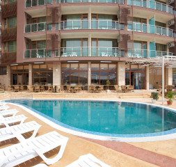 Pool.jpg