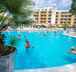 Pool.jpg