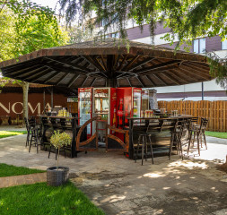 Pool_bar_Brizee.jpg