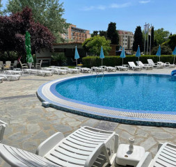 Pool.jpg