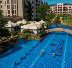 Pool.jpg