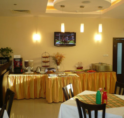 Restaurant_1.jpg