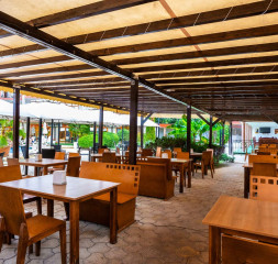 Restaurant_1.jpg