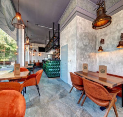 Restaurant_1.jpg
