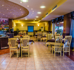 Restaurant_1.jpg