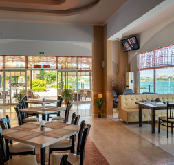 Restaurant_1.jpg