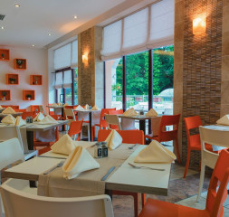 Restaurant_1.jpg