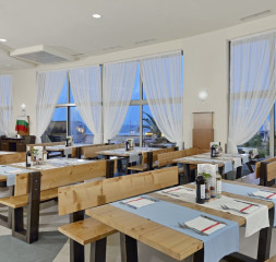 Restaurant_1.jpg