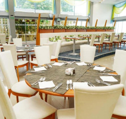 Restaurant_1.jpg