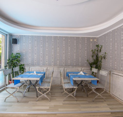 Restaurant_1.jpg
