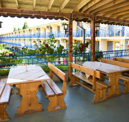 Restaurant_1.jpg