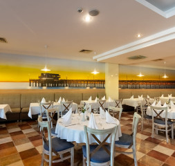 Restaurant_1.jpeg