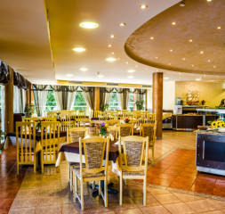 Restaurant.jpg