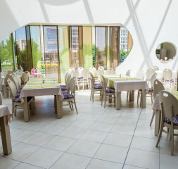 Restaurant_2.jpg