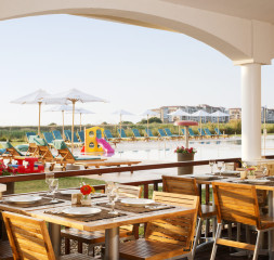 Restaurant_2.jpg