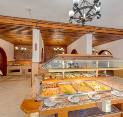 Restaurant_2.jpg