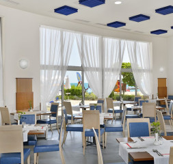Restaurant_2.jpg