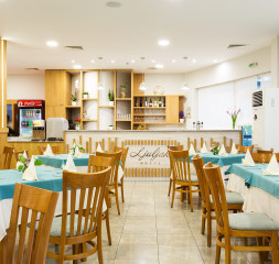 Restaurant_2.jpg