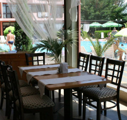 Restaurant_2.jpg