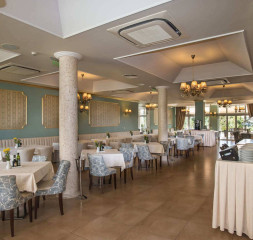 Restaurant_2.jpg