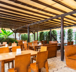 Restaurant_2.jpg