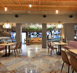 Restaurant_2.jpg