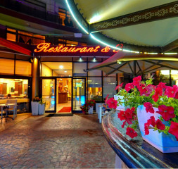 Restaurant_2.jpg