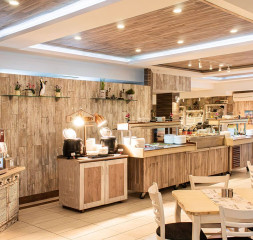 Restaurant_2.jpg