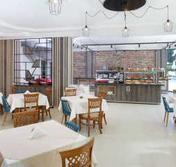 Restaurant_2.jpg