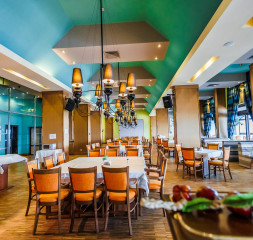 Restaurant_2.jpg